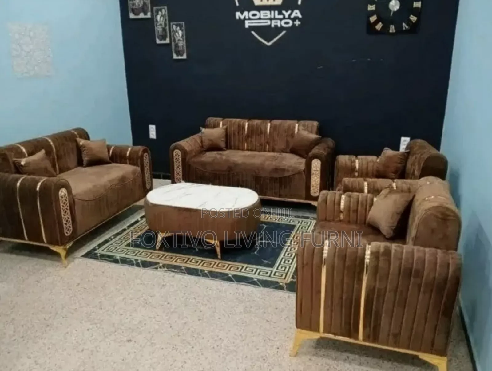 7 Seater Quality Sofas Plus Free Throw Pillios