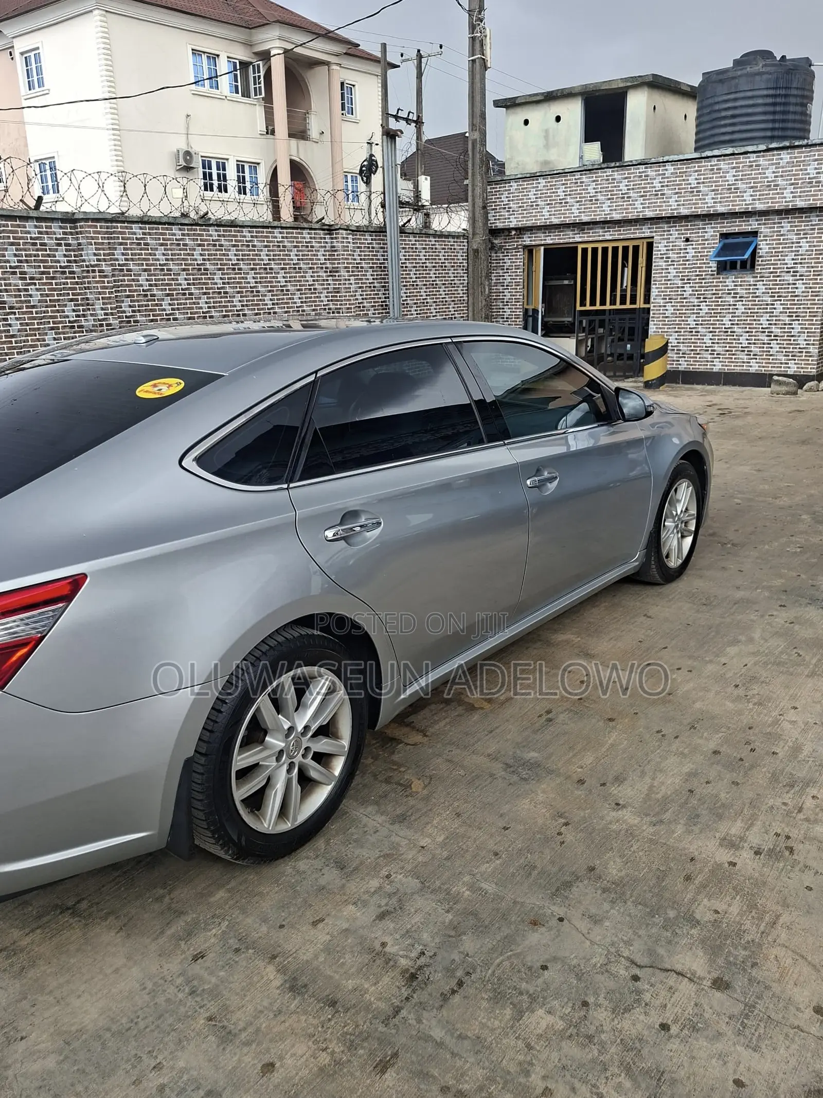 Toyota Avalon Limited 4dr Sedan (3.5L 6cyl 6A) 2015 Silver