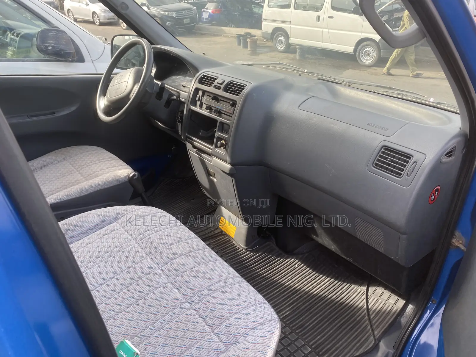 Toyota HiAce 2005 Blue