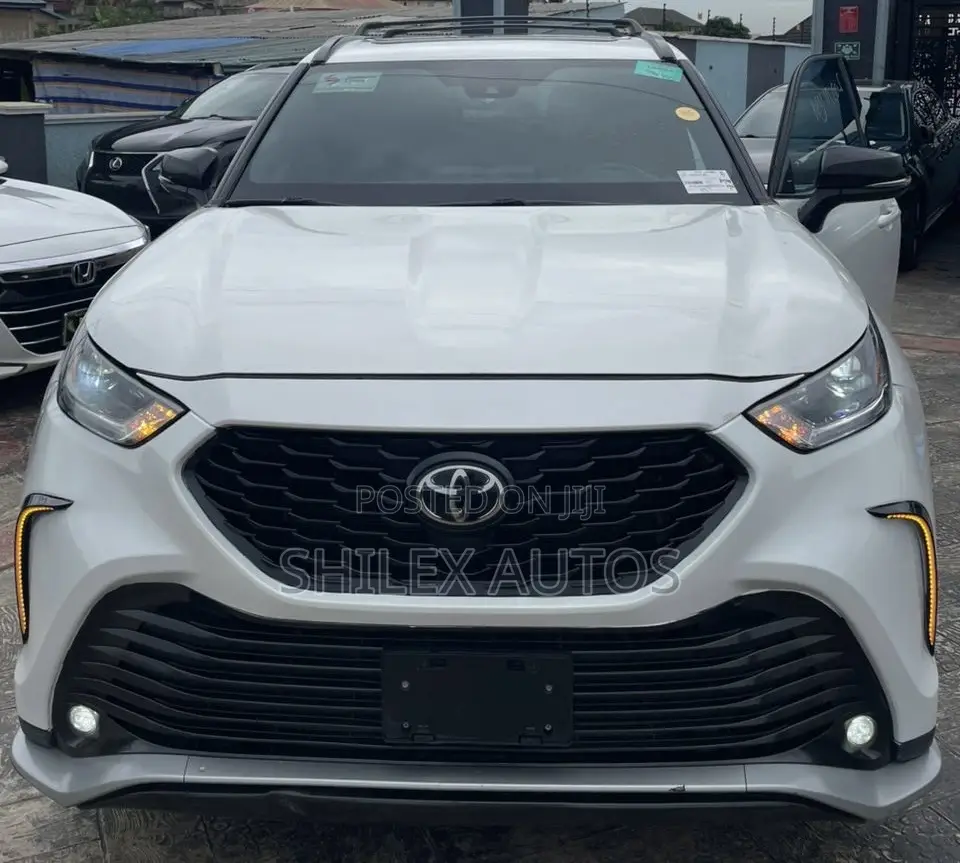 Toyota Highlander XSE 2021 White