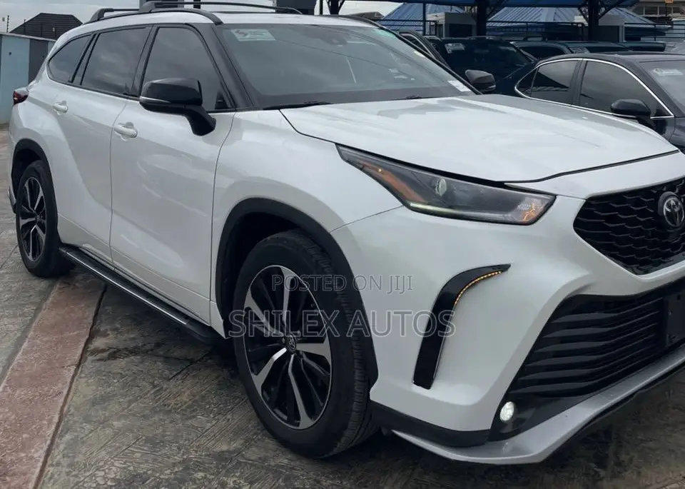 Toyota Highlander XSE 2021 White