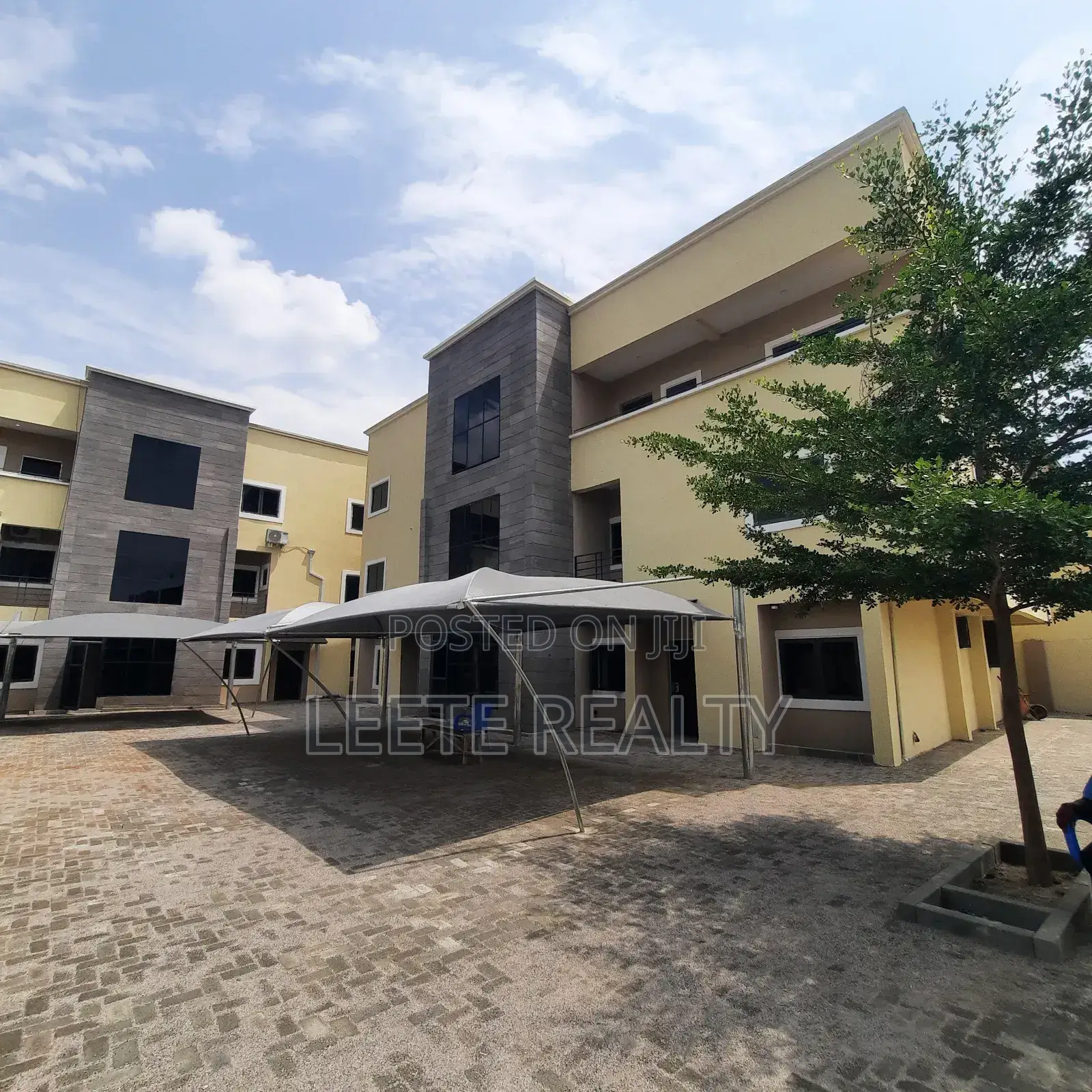 4bdrm Townhouse / Terrace in Mabushi for rent