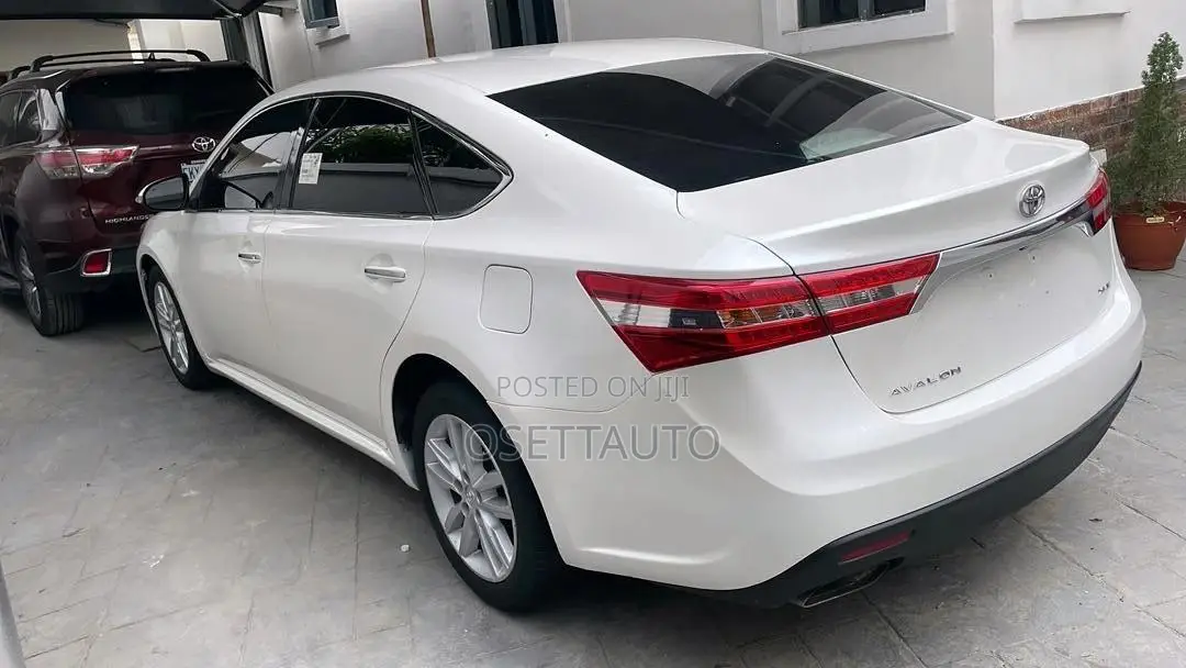 Toyota Avalon 2014 White