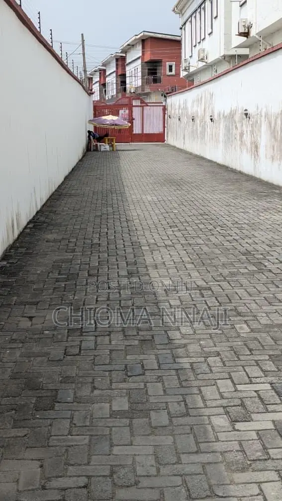 4bdrm Duplex in Lekki for rent