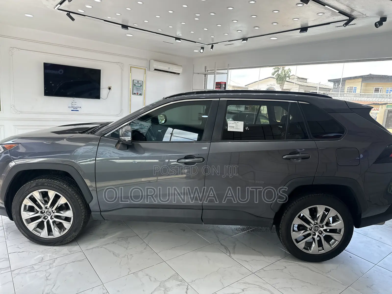 Toyota RAV4 XLE FWD 2020