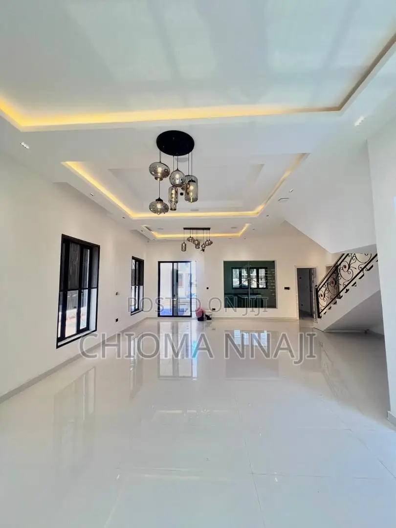 6bdrm Duplex in Lekki for sale