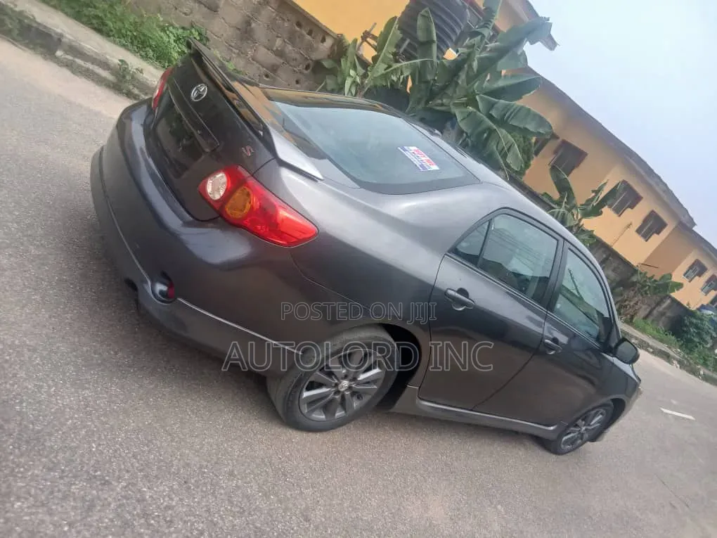 Toyota Corolla S 4dr Sedan (1.8L 4cyl 4A) 2010 Gray