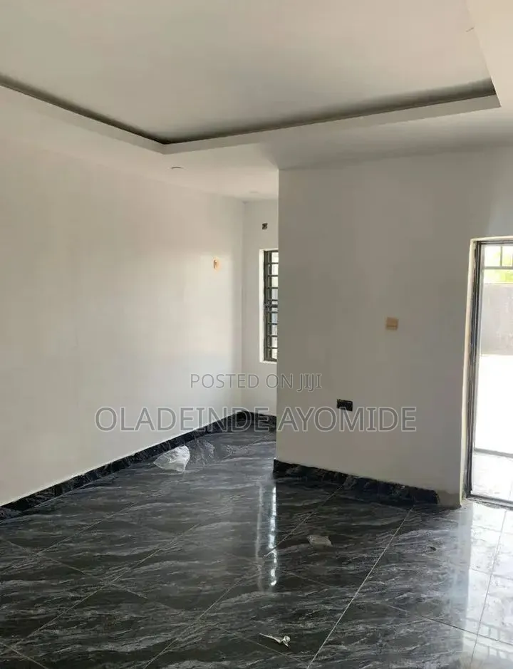 Shop for Rent at Orchid