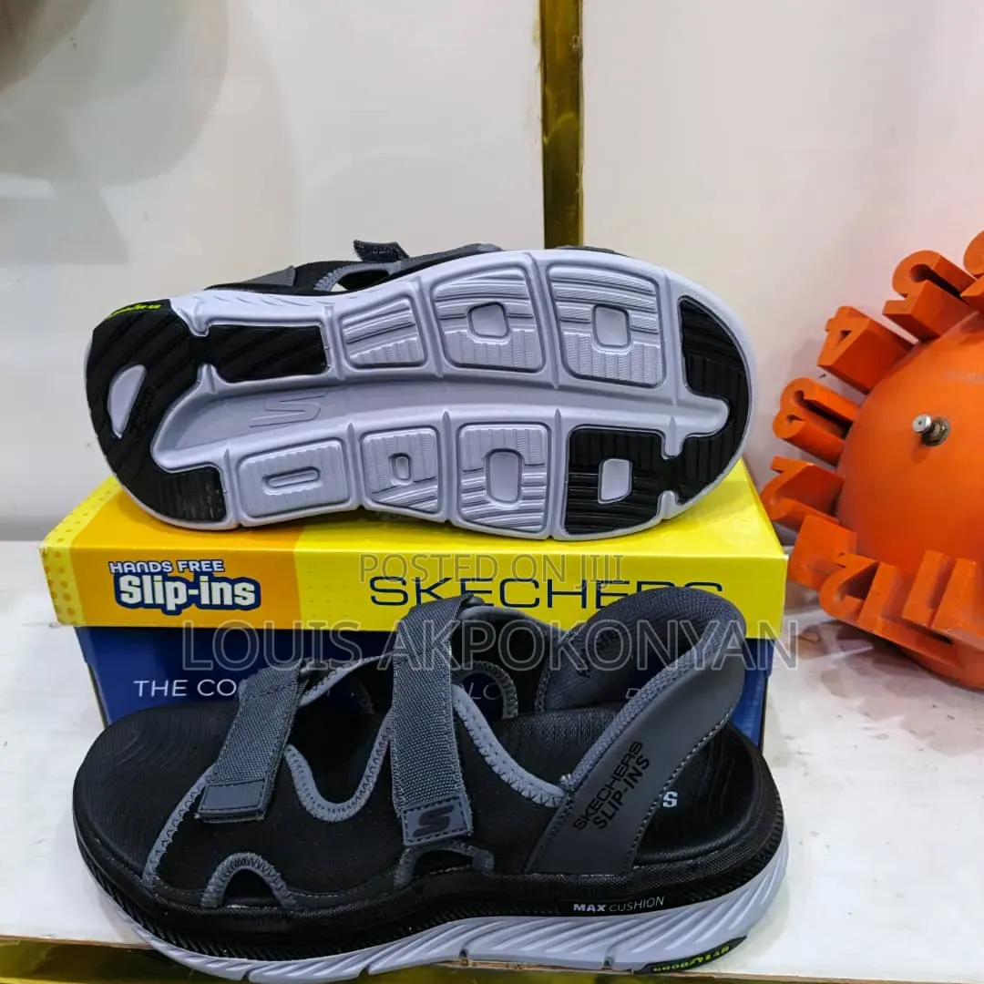 Skechers Max Cushion Sandals