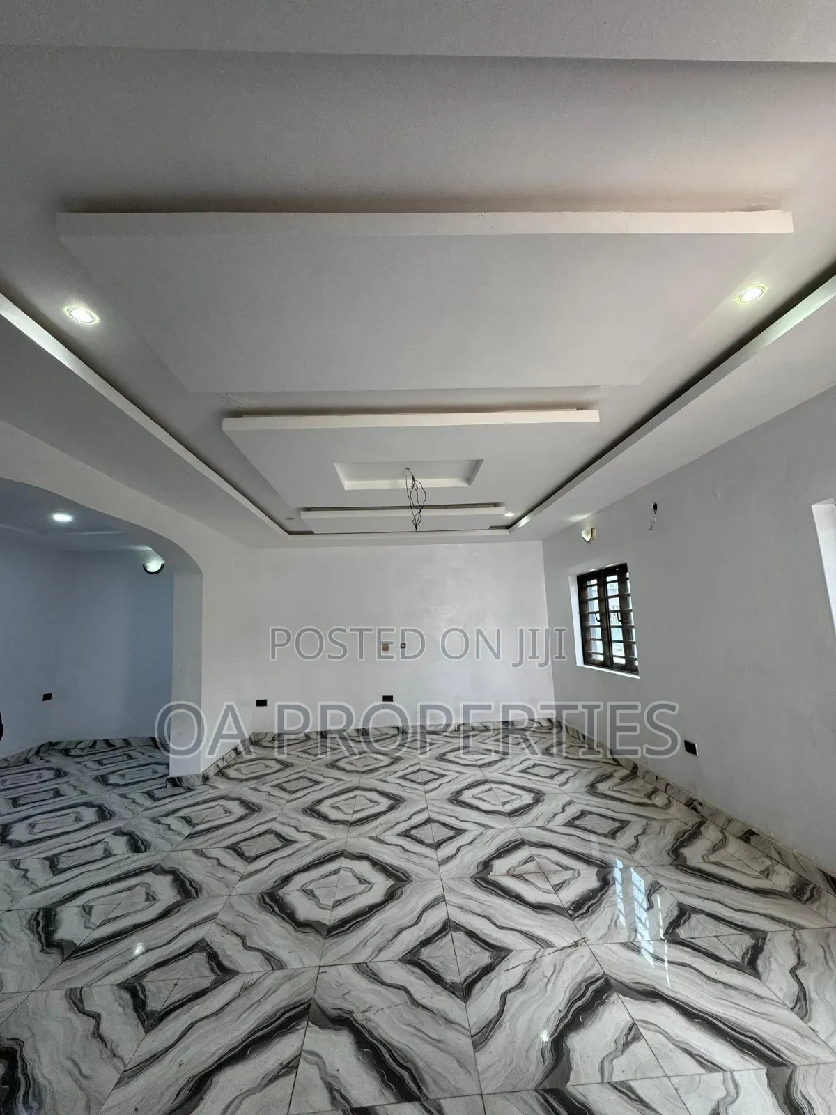 3bdrm Duplex in Okebadan Estate, for rent