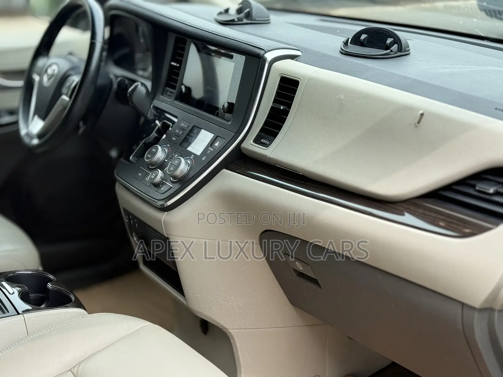 Toyota Sienna 2016 Gold