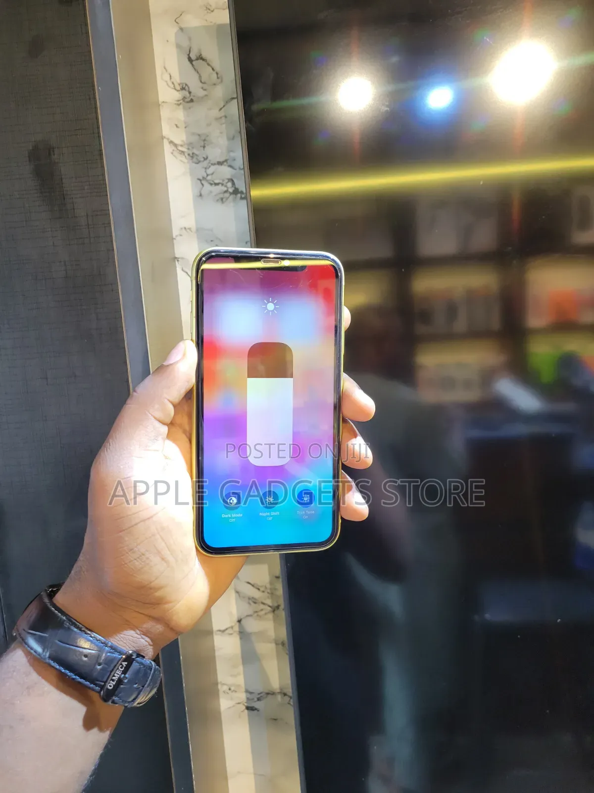 Apple iPhone 11 64 GB Yellow