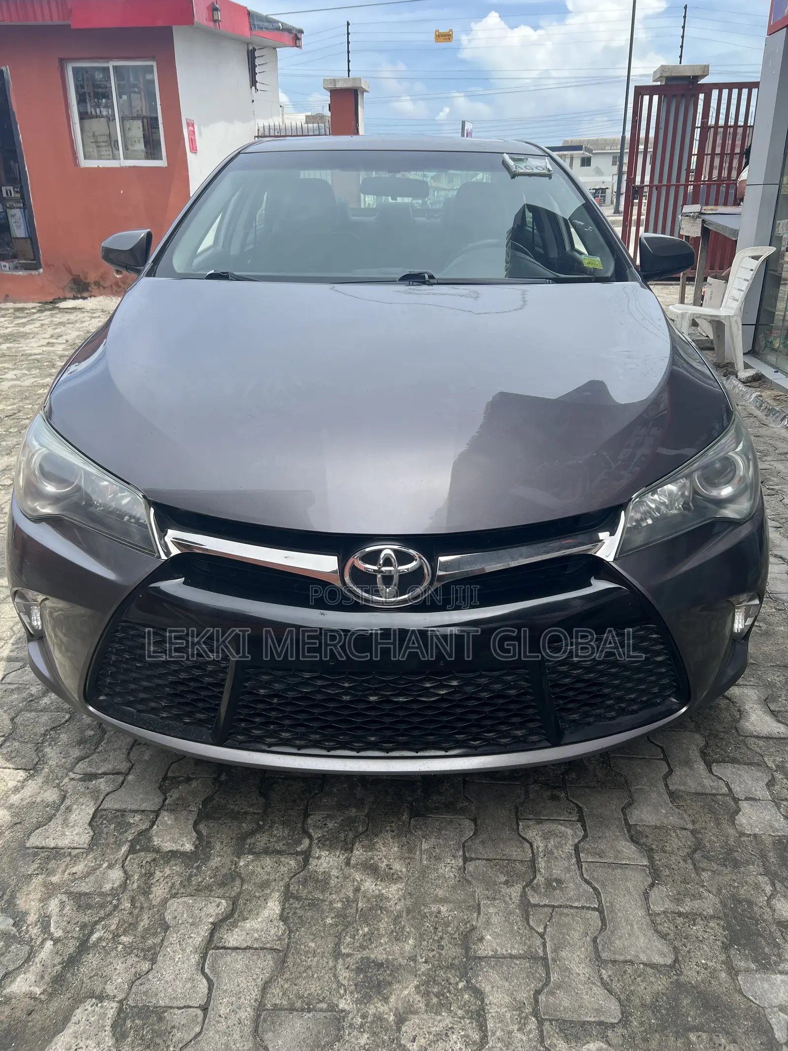 Toyota Camry SE 4dr Sedan (2.5L 4cyl 6A) 2017 Gray