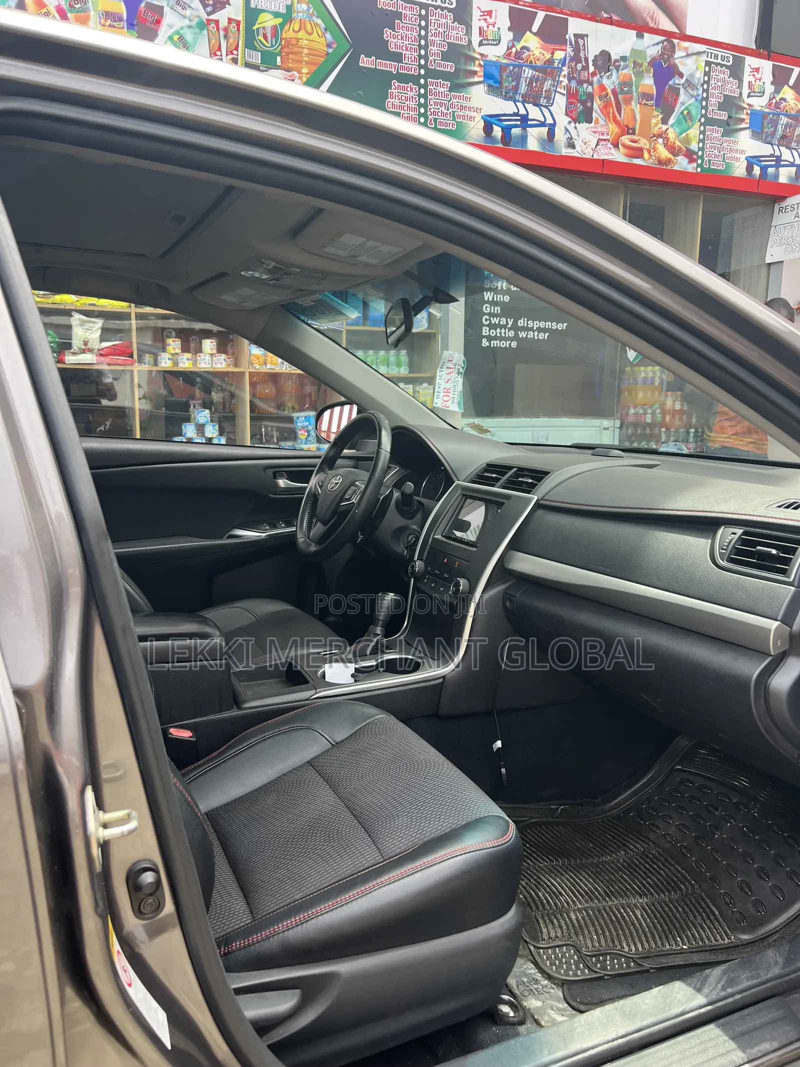 Toyota Camry SE 4dr Sedan (2.5L 4cyl 6A) 2017 Gray