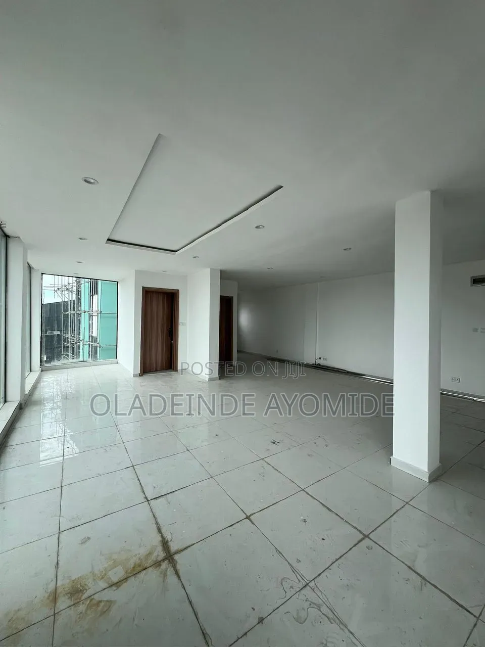 Shop for Rent at Orchid