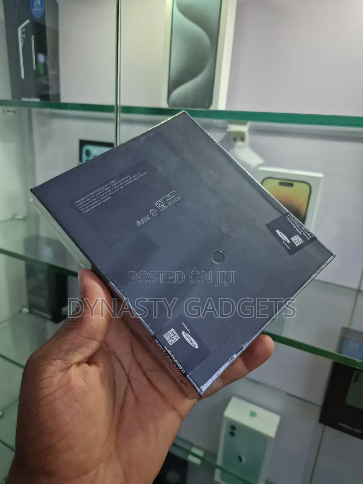 New Samsung Galaxy Z Fold4 512 GB Gold