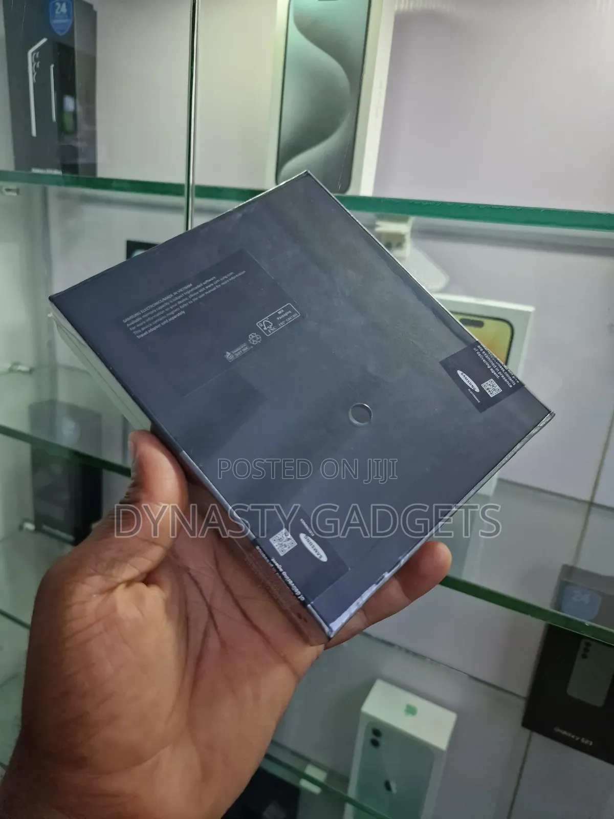 New Samsung Galaxy Z Fold4 512 GB Gold