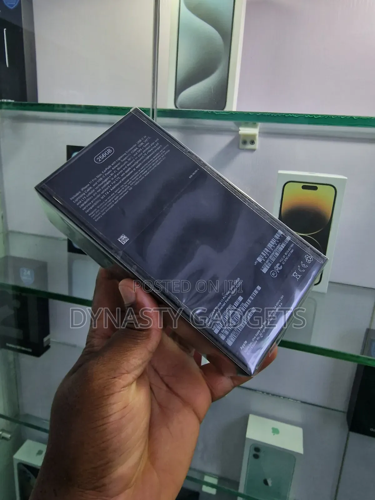 New Apple iPhone 11 Pro Max 256 GB Gold