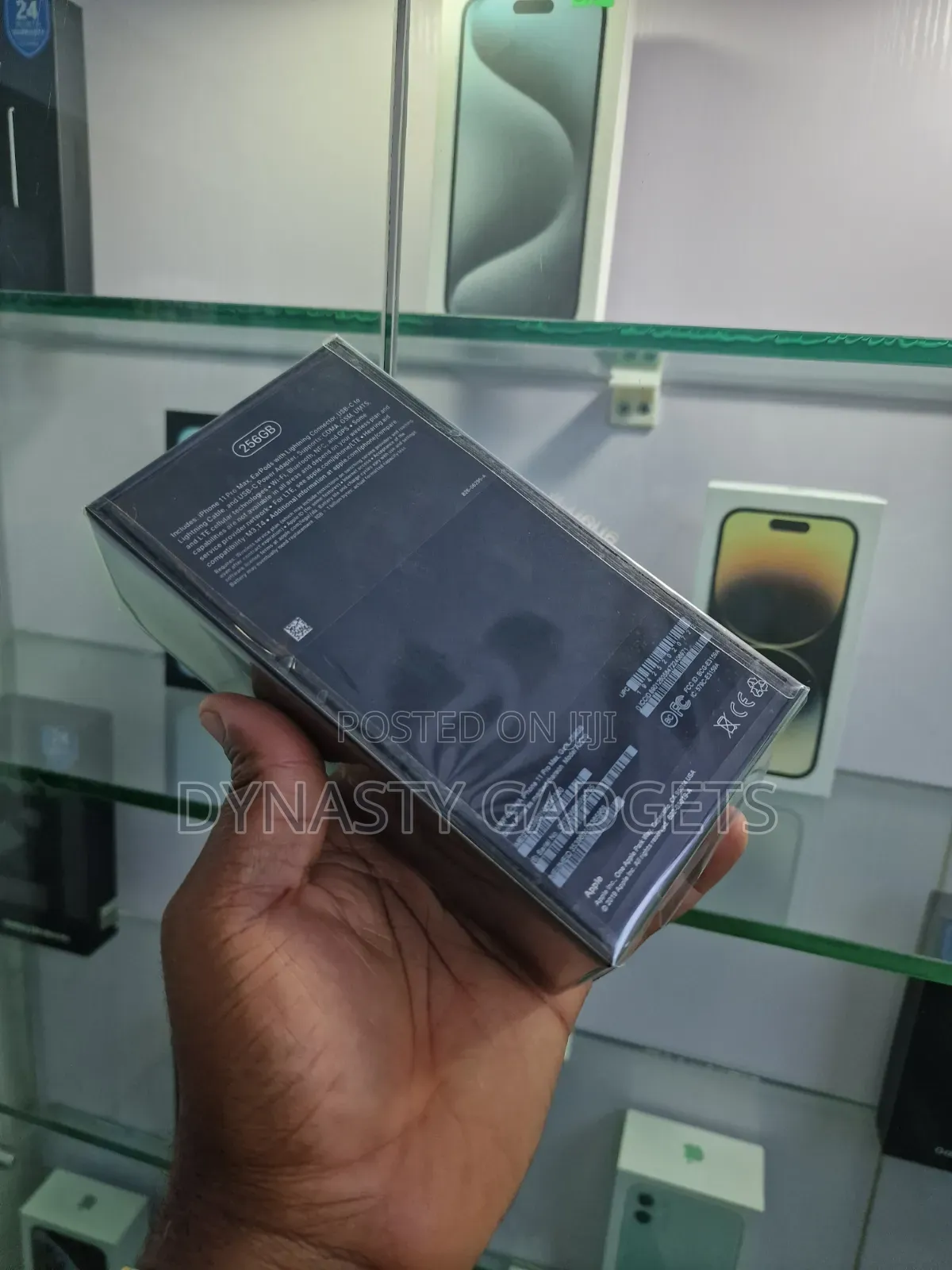 New Apple iPhone 11 Pro Max 256 GB Gold