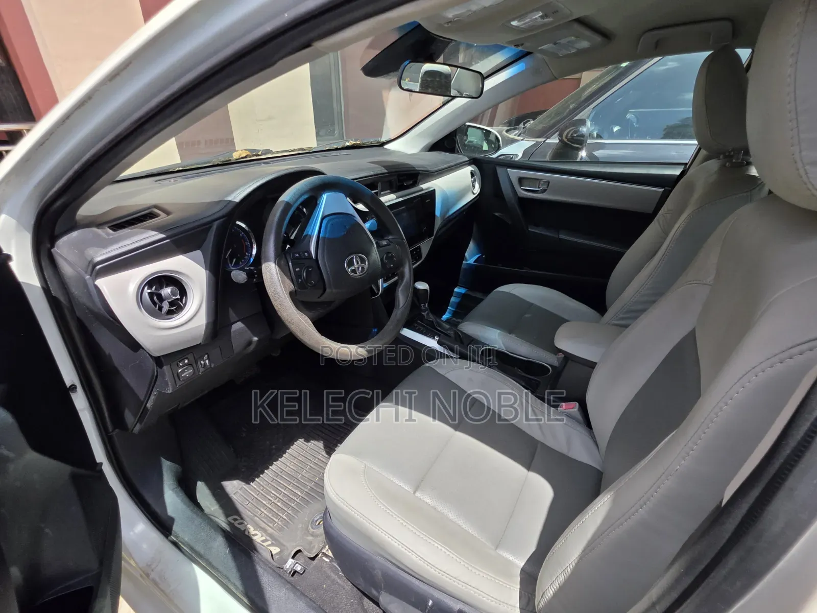 Toyota Corolla LE 4dr Sedan (1.8L 4cyl CVT) 2017 White