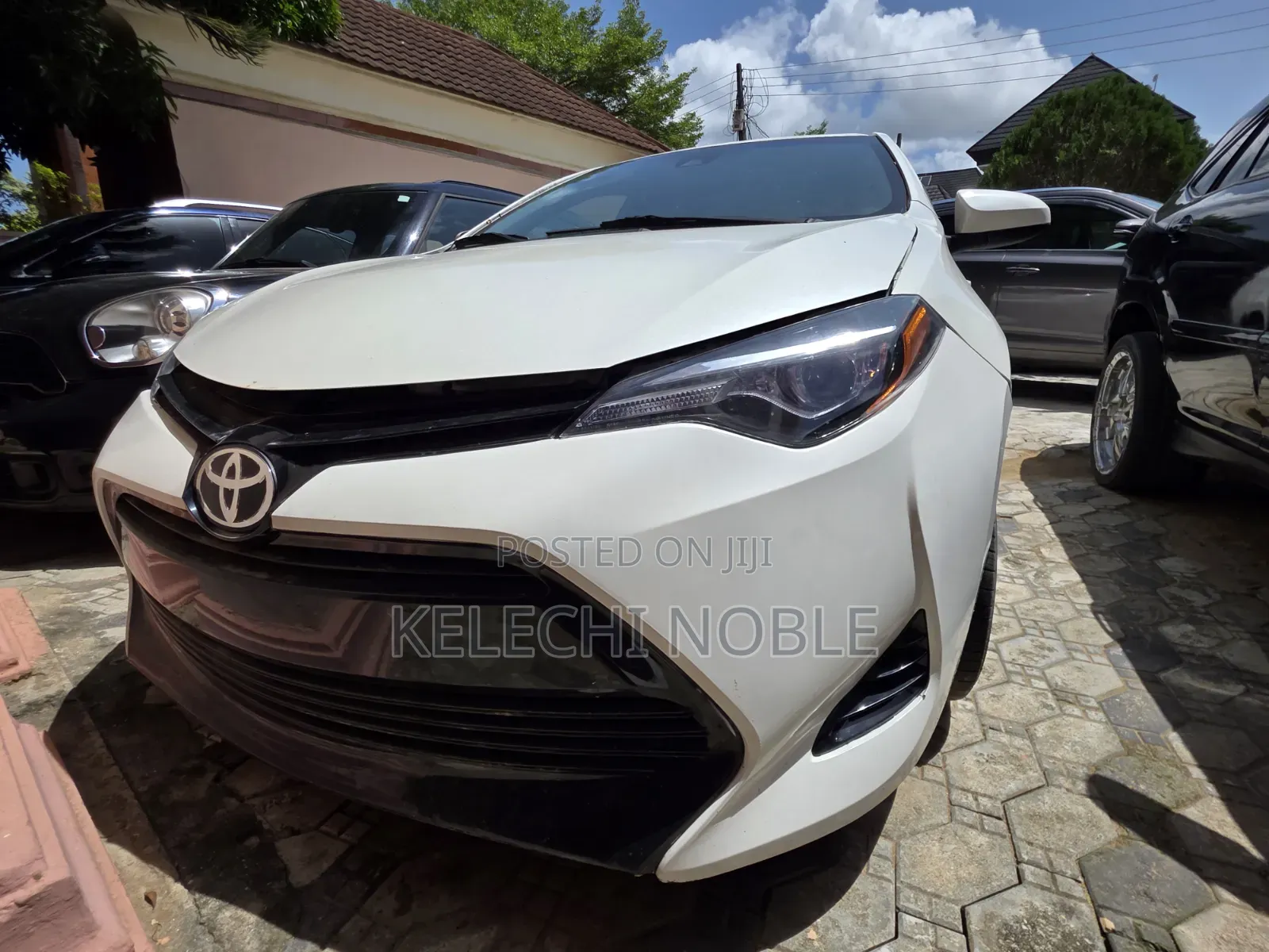 Toyota Corolla LE 4dr Sedan (1.8L 4cyl CVT) 2017 White