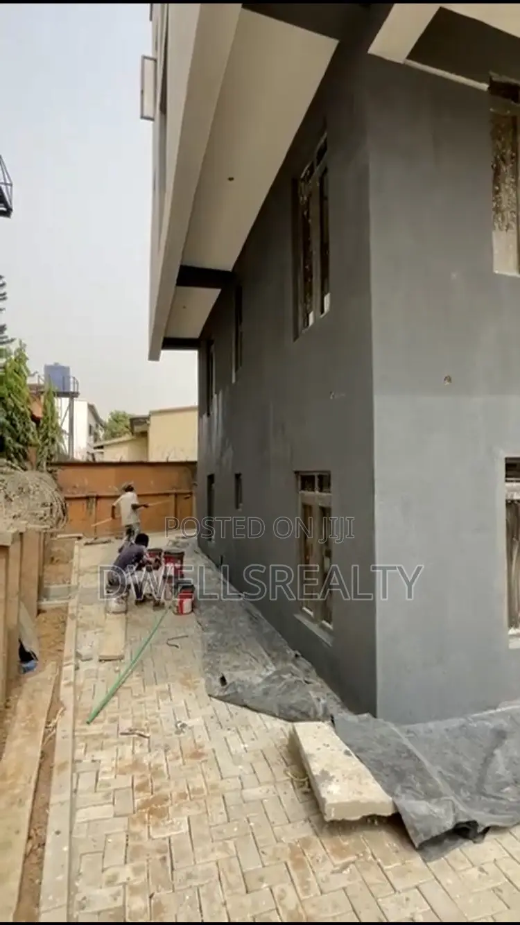 2 Bedroom Apartment on Fr Sale in Wuse.