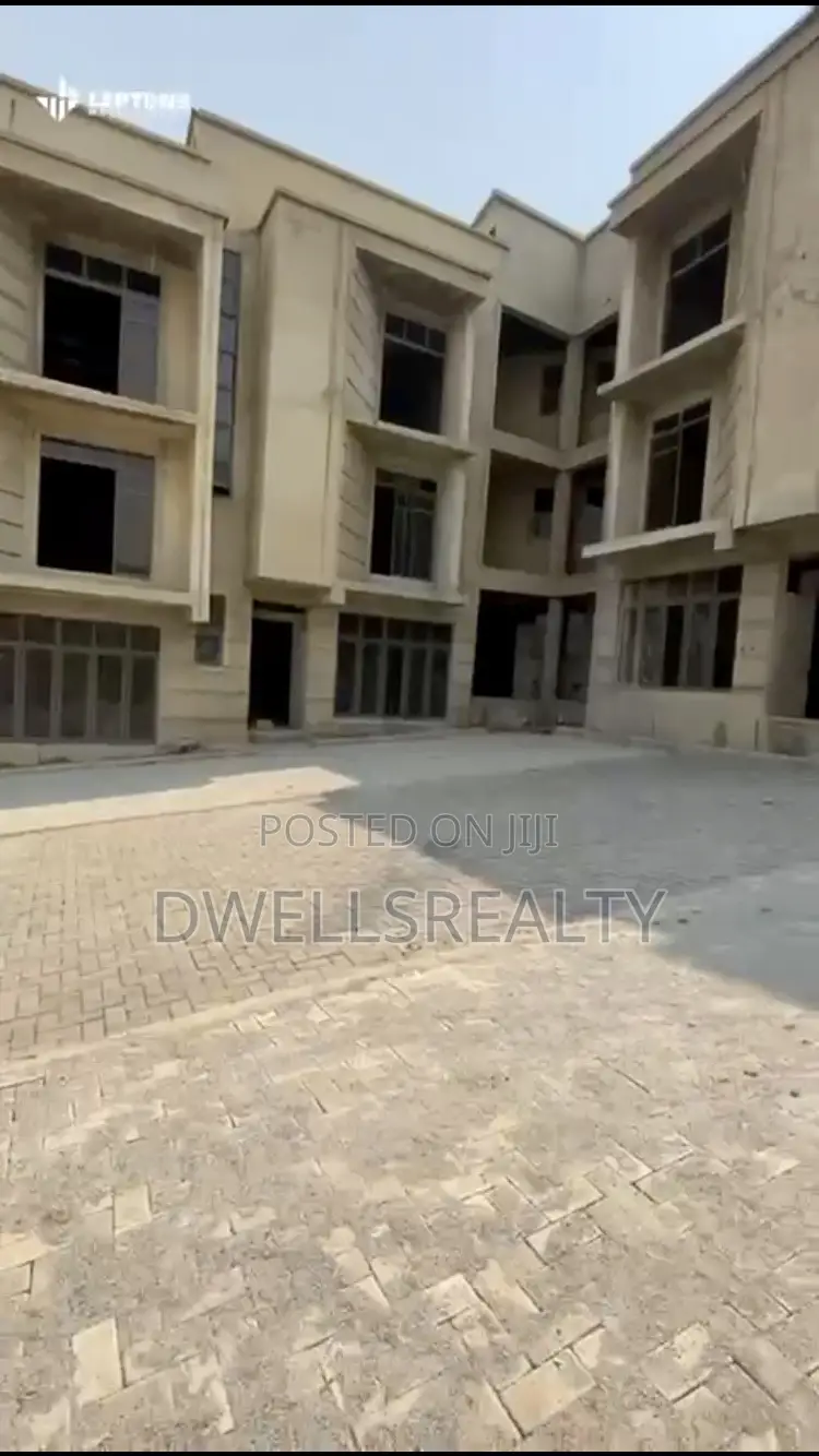 4bdrm Duplex in Planet 1021 By, Life Camp for sale