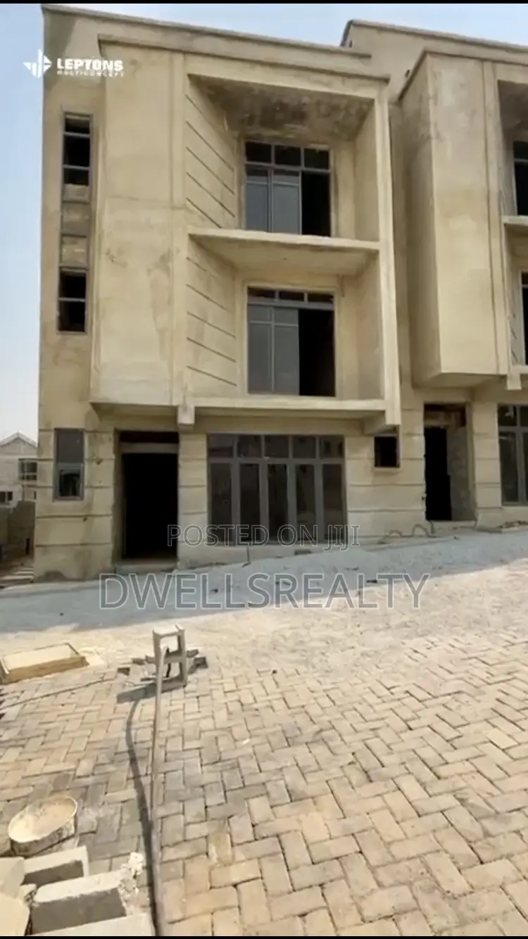 4bdrm Duplex in Planet 1021 By, Life Camp for sale