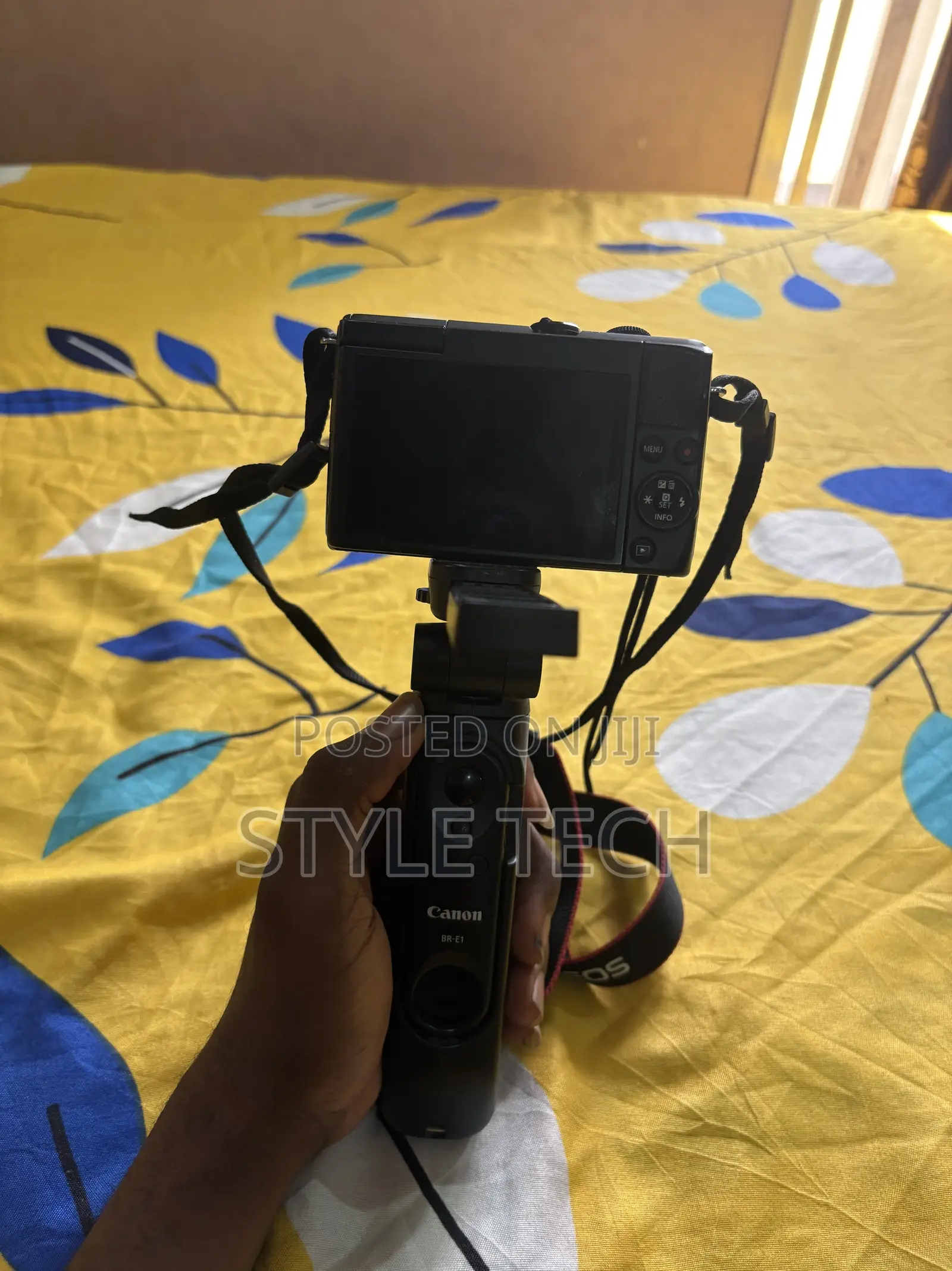 Canon Eos M200