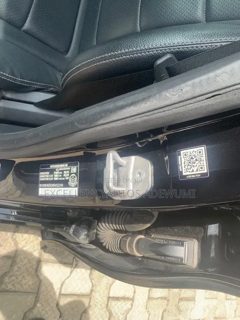 Mercedes-Benz C300 2021 Black