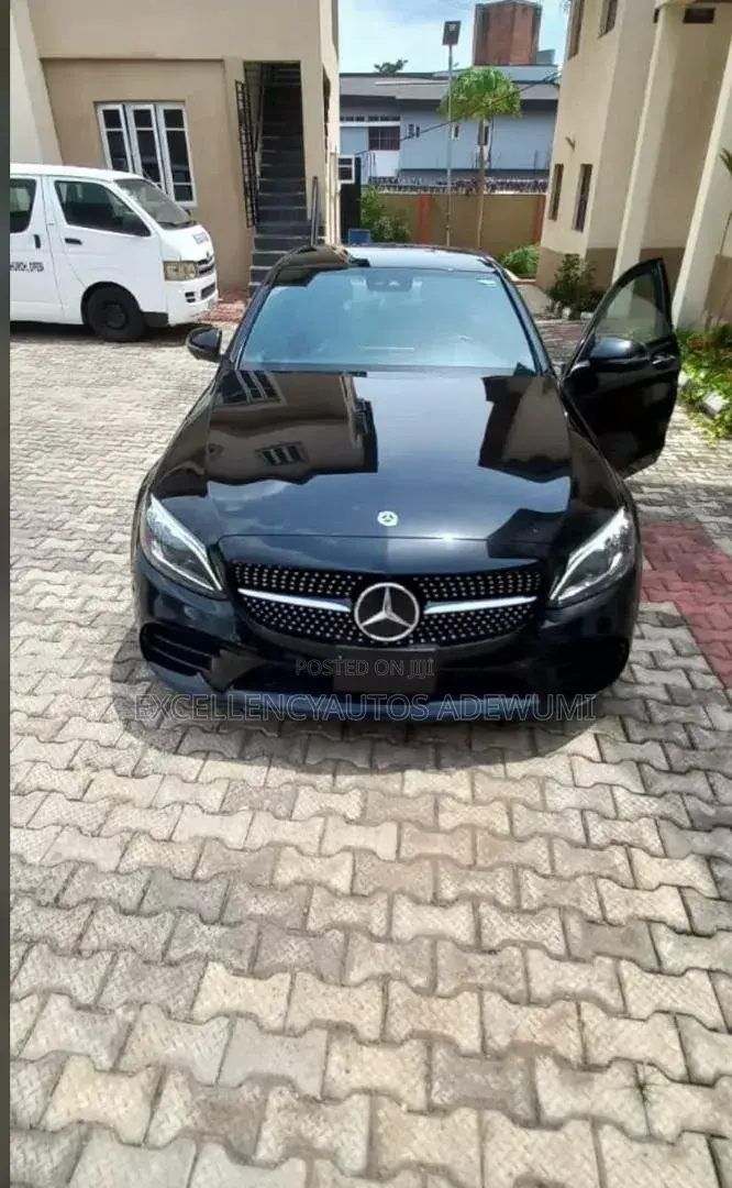 Mercedes-Benz C300 2021 Black