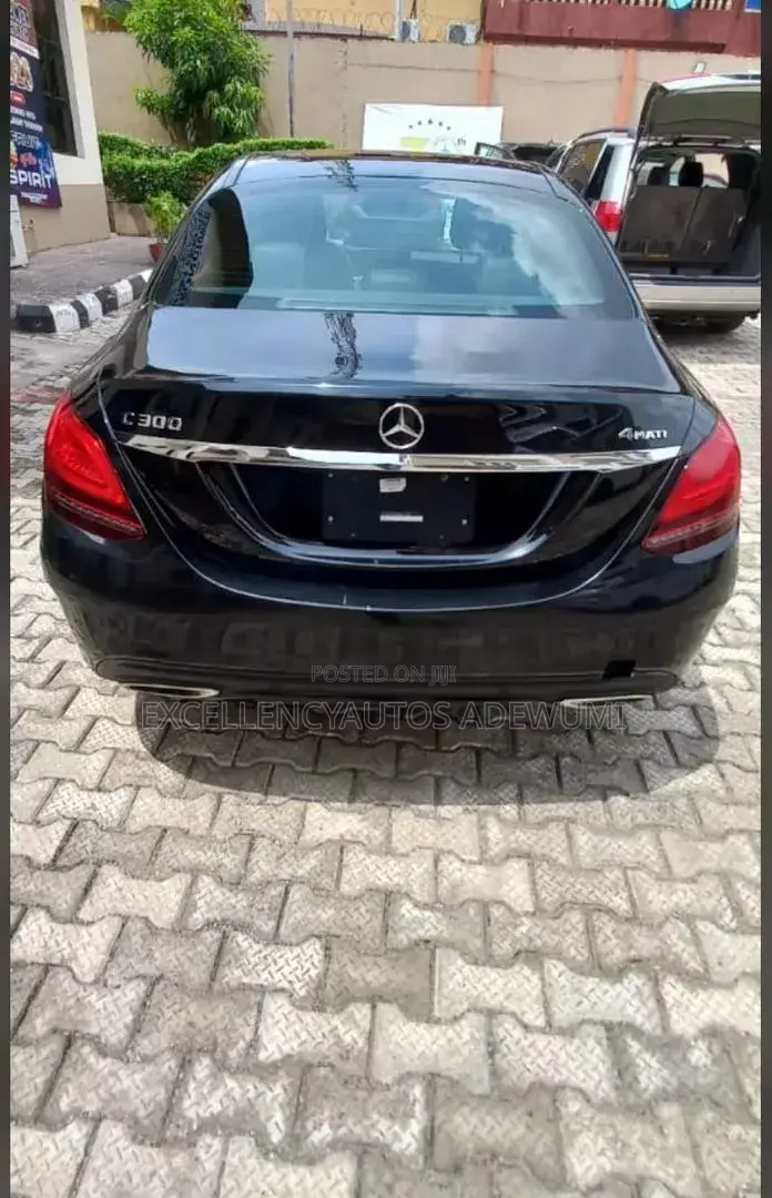 Mercedes-Benz C300 2021 Black