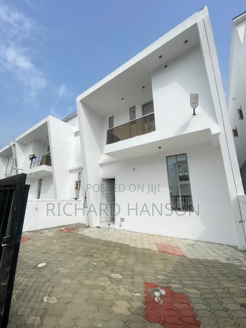 4bdrm Duplex in Villa, Ikota for rent