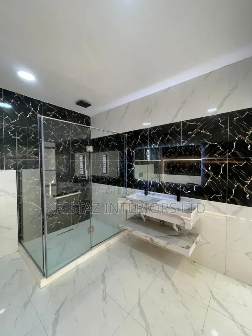 5bdrm Duplex in Lekki Phase 2 for sale