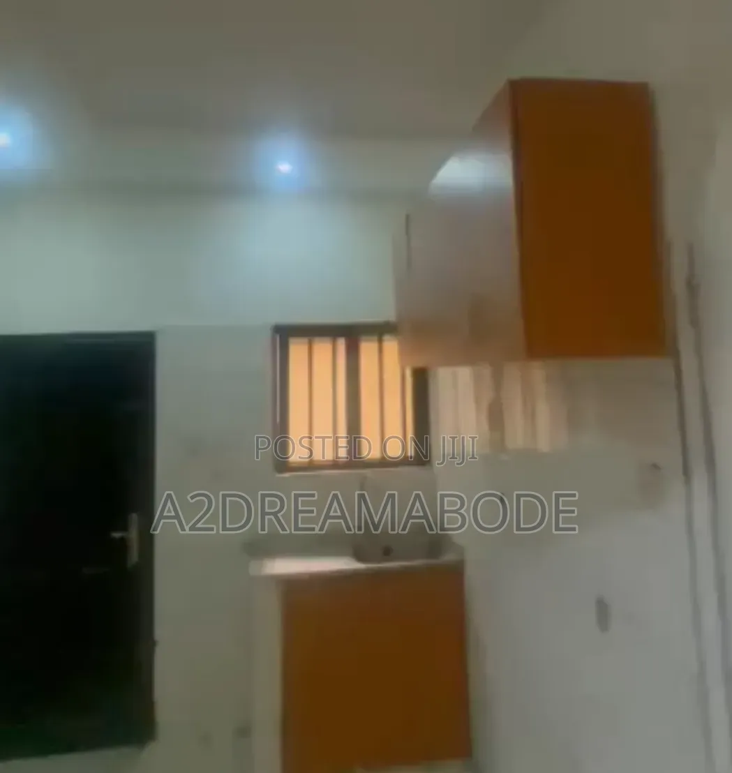 3bdrm Apartment in Magodo Phase 2 Gra for rent