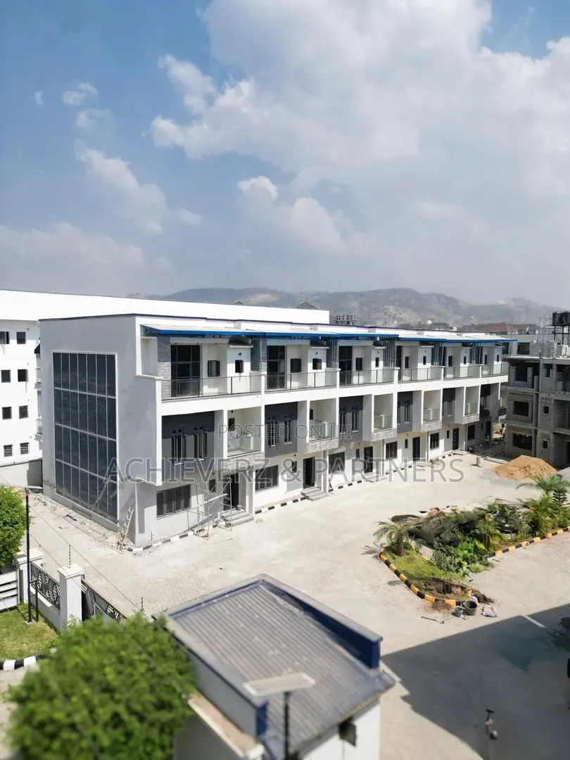 Furnished 4bdrm Duplex in Jahi for sale