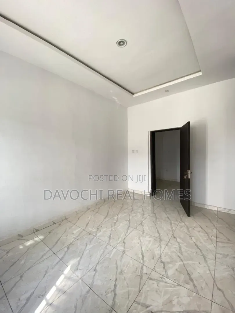 3bdrm Duplex in VGC / Ajah for sale