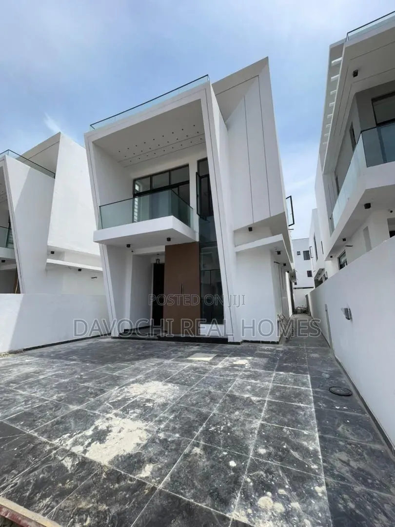 5bdrm Duplex in Lekki Phase 1 for sale