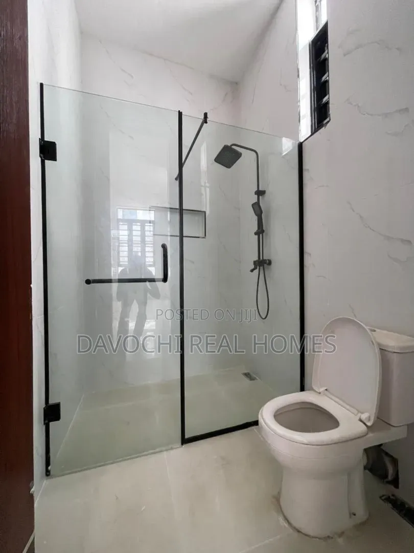 5bdrm Duplex in Lekki Phase 1 for sale