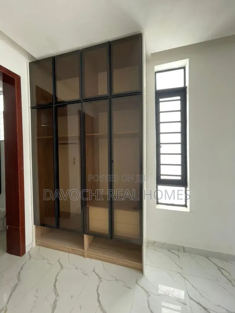5bdrm Duplex in Lekki Phase 1 for sale