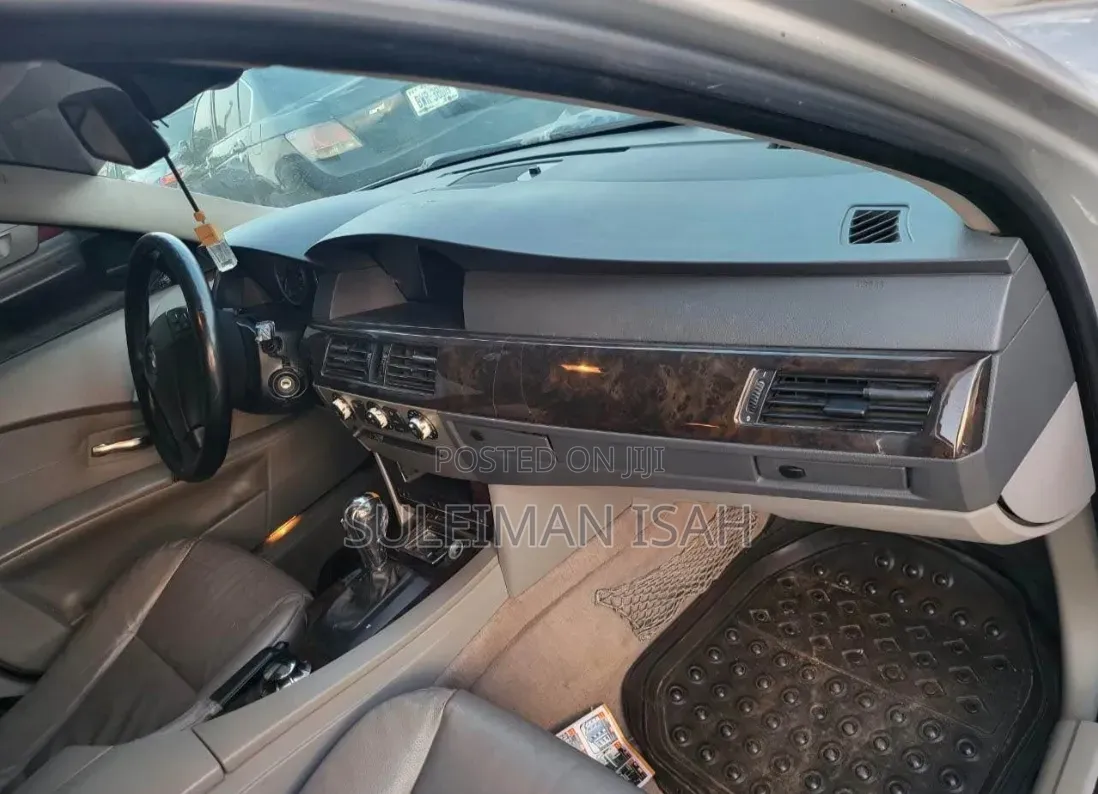BMW 530i 2005 Silver
