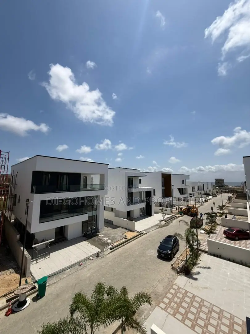 5bdrm Duplex in Lekki Phase 1 for sale