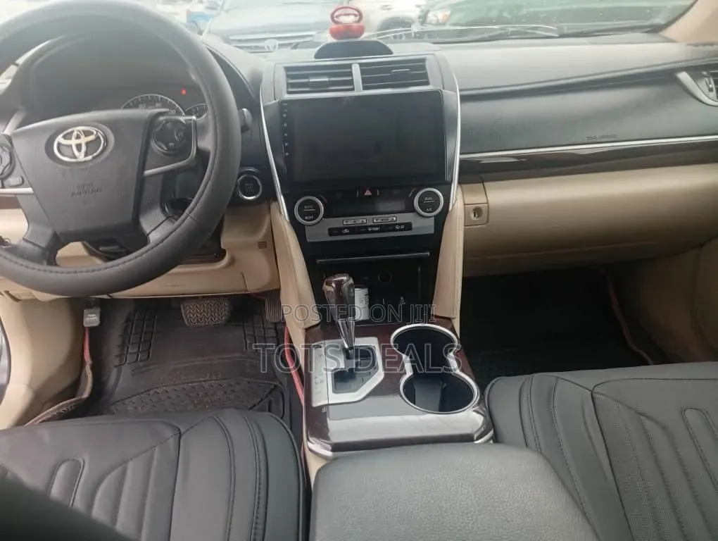 Toyota Camry XLE 4dr Sedan (2.5L 4cyl 6A) 2014 Black