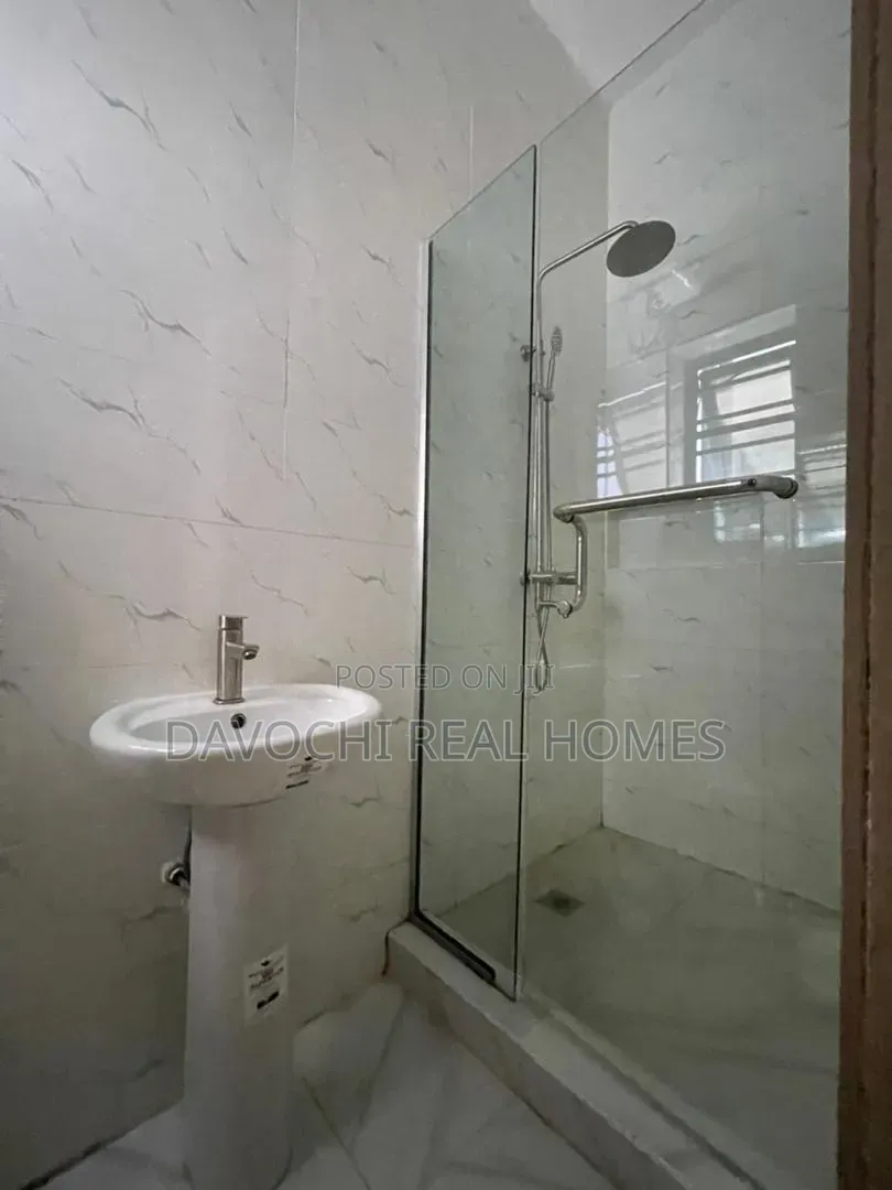 4bdrm Duplex in Lekki Phase 1 for sale