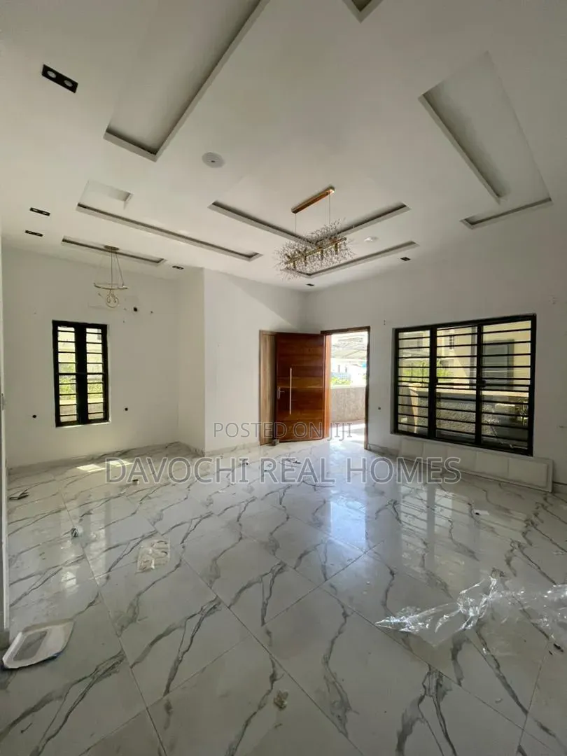 4bdrm Duplex in Lekki Phase 1 for sale