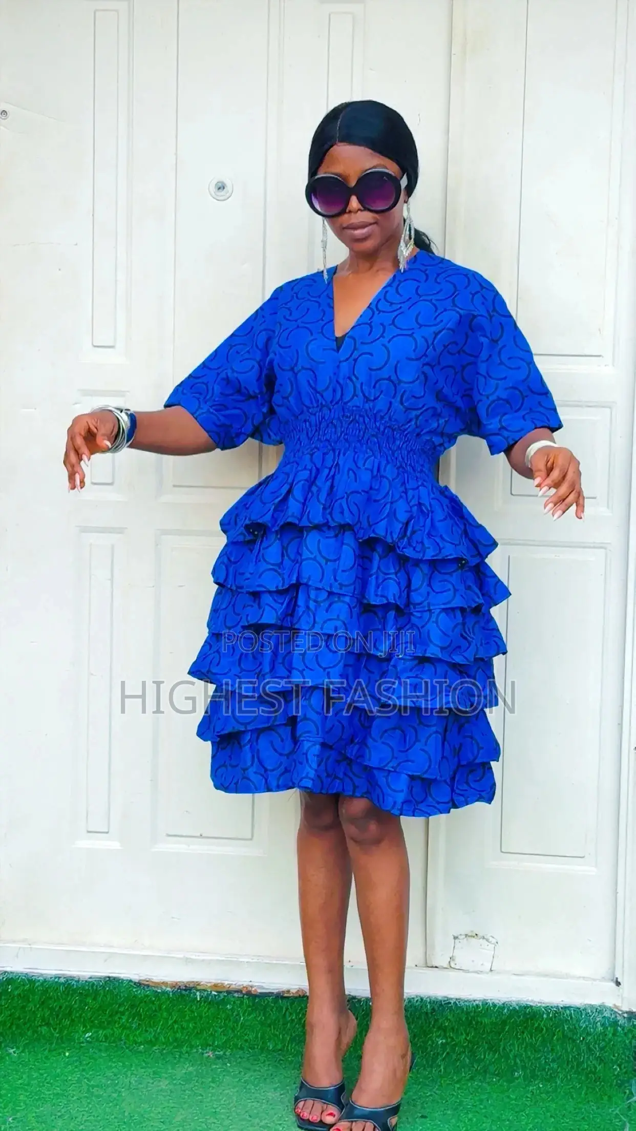 Short Stepped Gown - Style 712