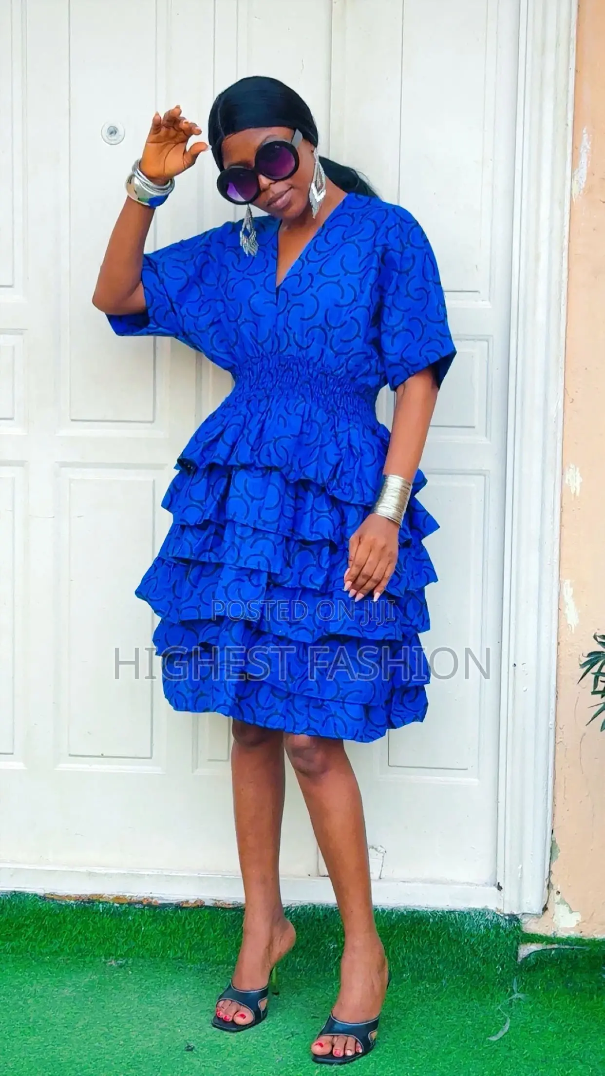 Short Stepped Gown - Style 712