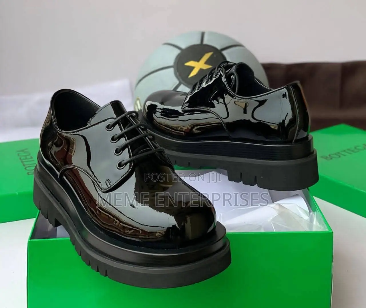 Chunk-Laced Shoe