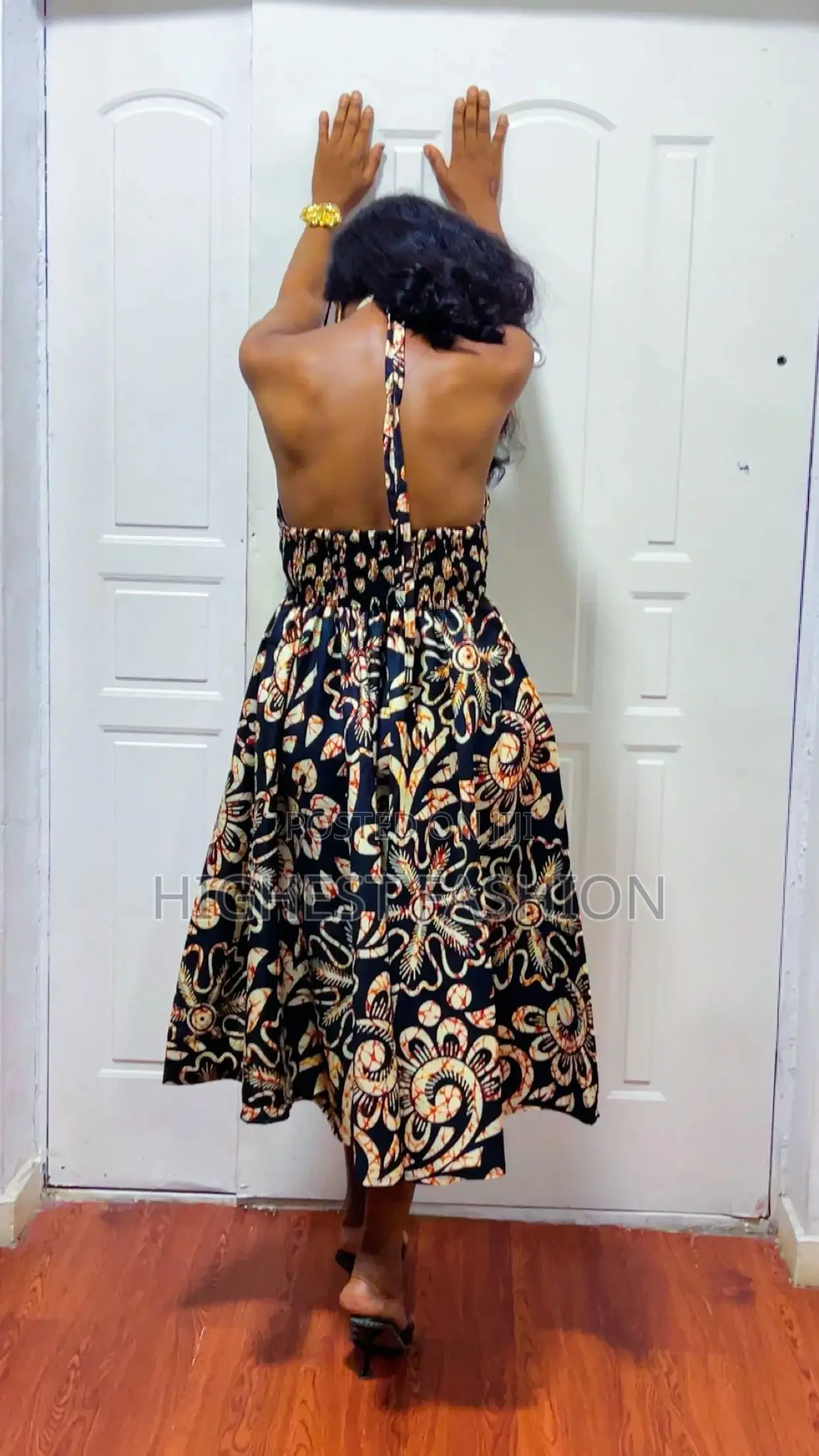 Backless Short Gown - Style 742