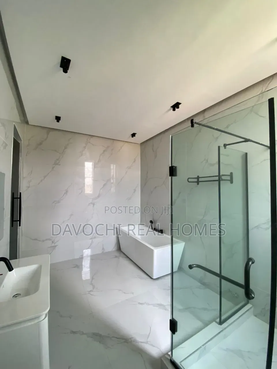 5bdrm Duplex in Lekki Phase 1 for sale